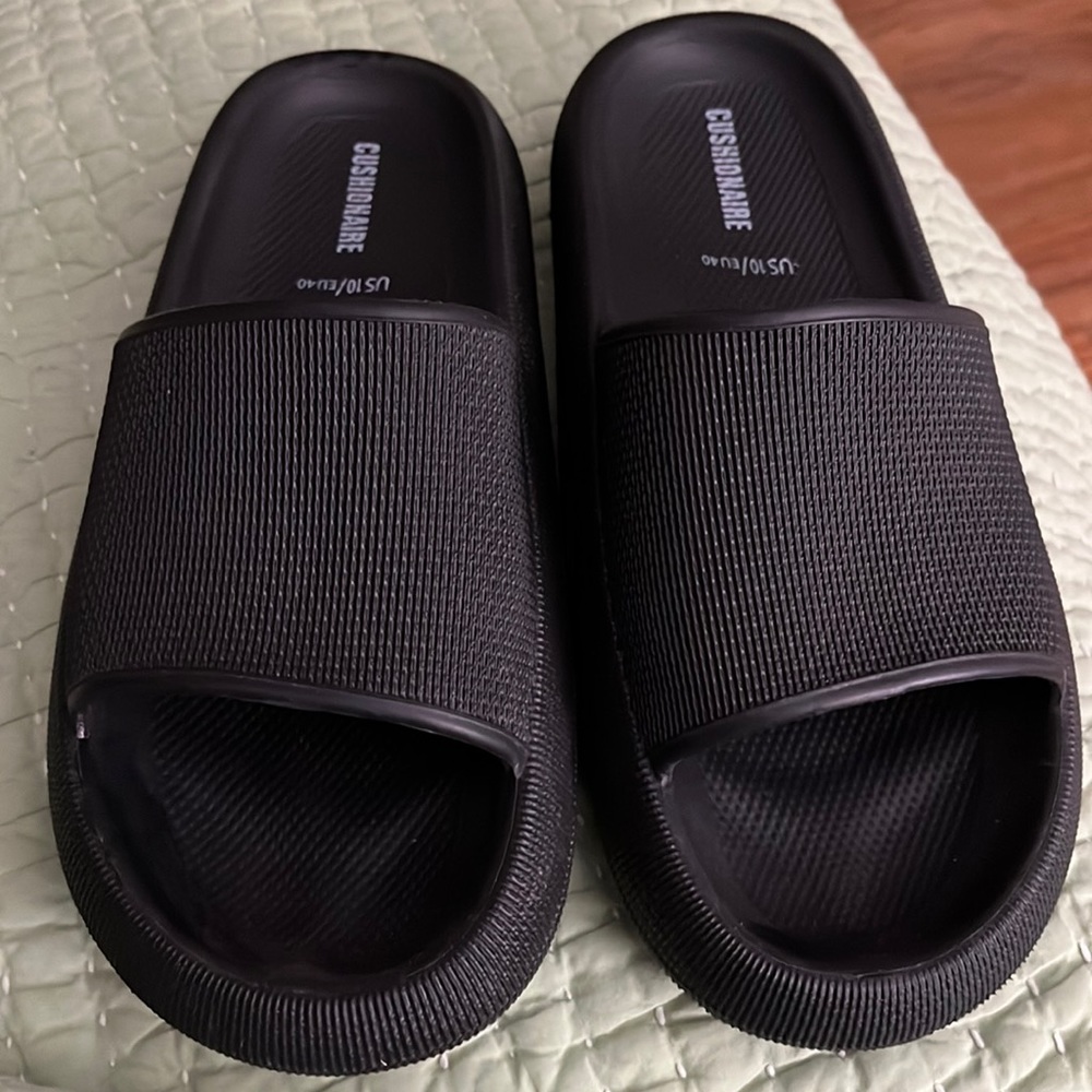 Cushionaire black foam slides size US10/EU40